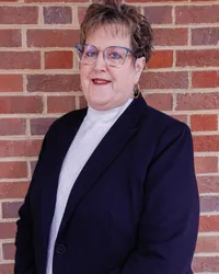Donna Fraysier's headshot