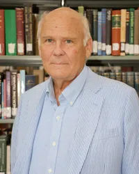 Andrew Simoson's headshot