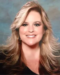Karen Bordwine's headshot