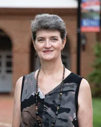 Karen Shaw's headshot