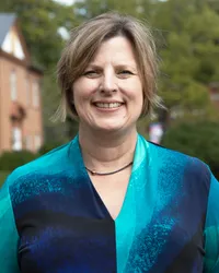 Laura Dower's headshot